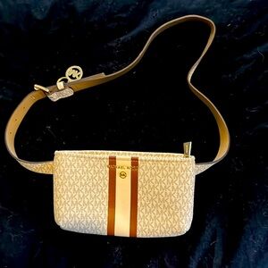Michael kors small bag